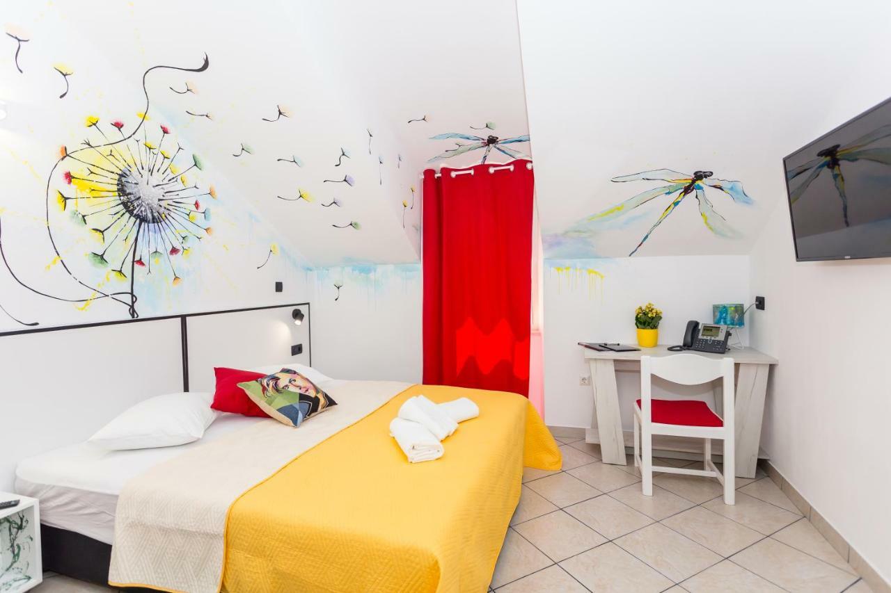 Mima'S Rooms أوميس المظهر الخارجي الصورة